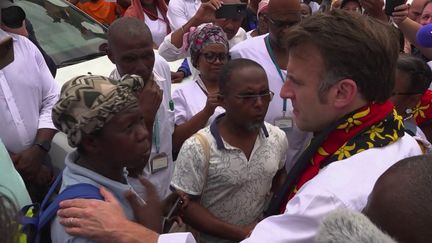 Mayotte : Emmanuel Macron présent sur place pour la “refondation” de l’îl (France 2)
